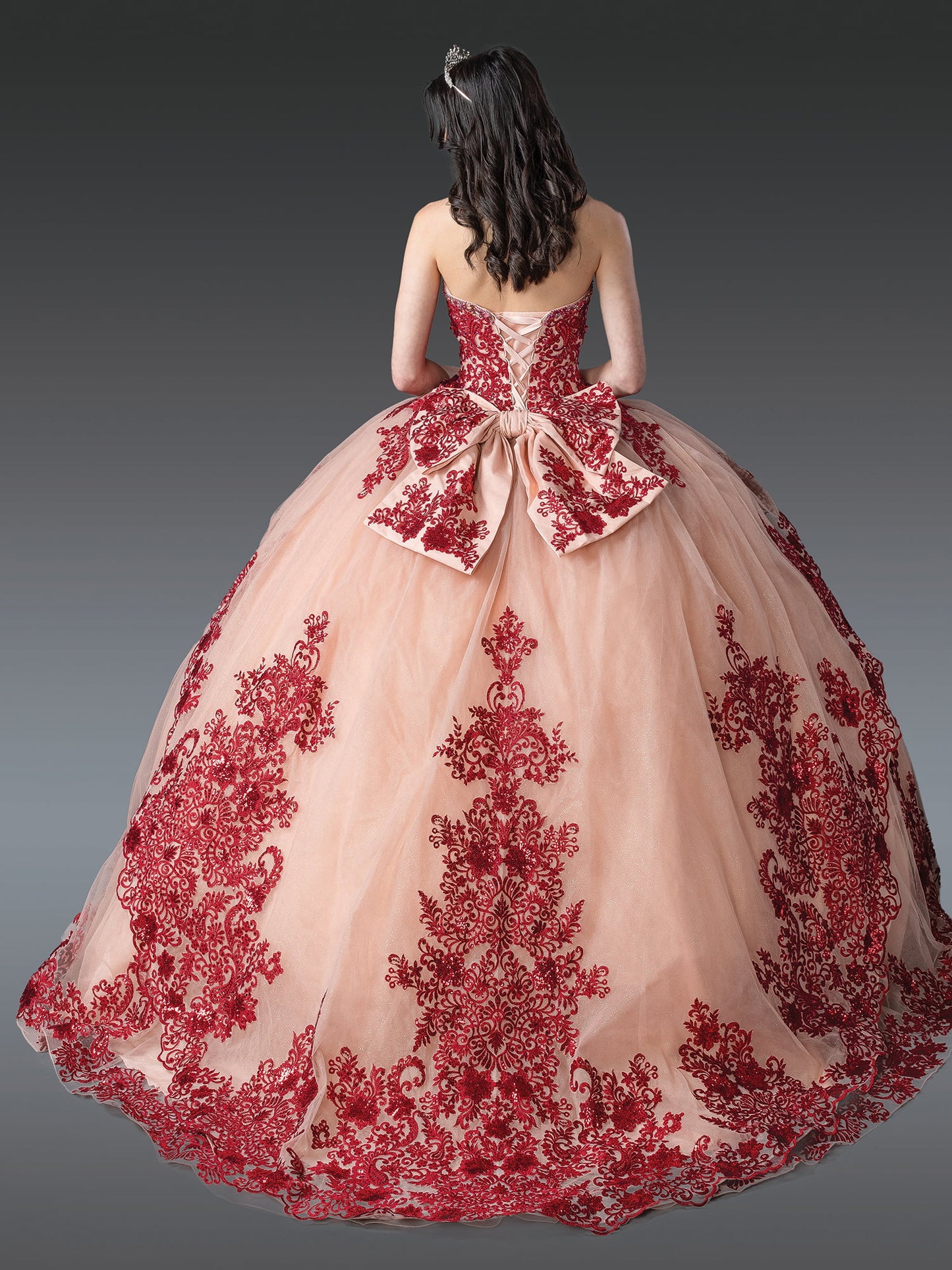 Elegant Strapless Ball Gown Quinceañera Dress with Intricate Embroidery and Sweetheart Neckline Quinceanera Dress